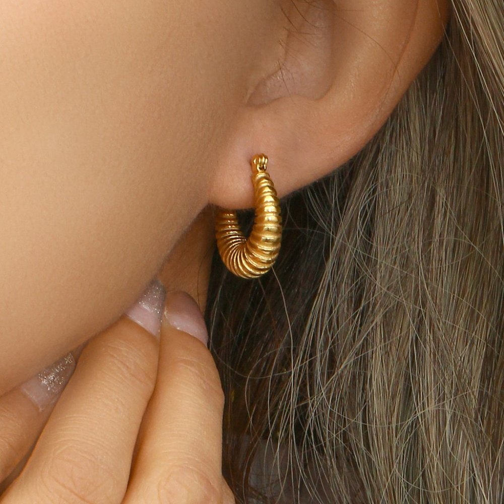 Thin Classic Huggie Croissant Hoop Earrings 18K Gold Plated Stainless Steel - Picture 4 of 10